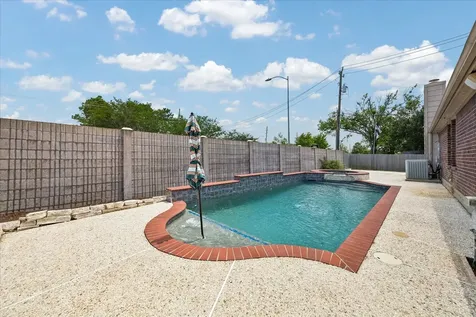 1602 Oak Place Court Pearland TX 77581