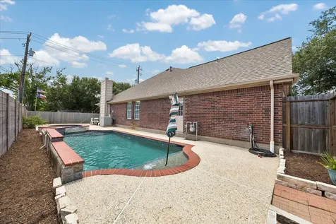 1602 Oak Place Court Pearland TX 77581