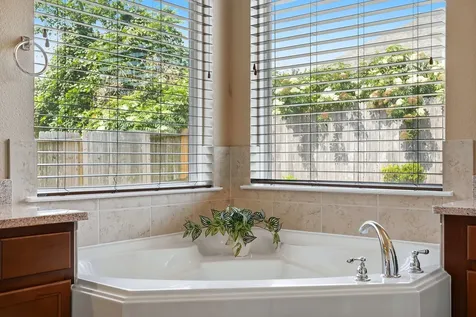 2716 Sunshade Court Pearland TX 77584