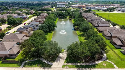 2716 Sunshade Court Pearland TX 77584