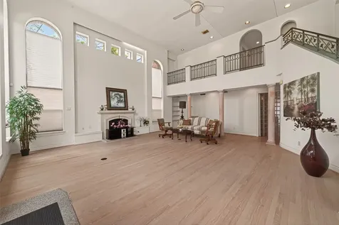 5437 Loch Lomond Drive Houston TX 77096