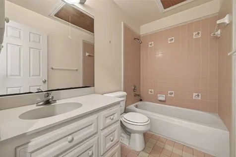 5437 Loch Lomond Drive Houston TX 77096