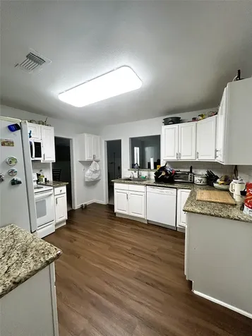 302 Shore Acres Boulevard Shoreacres TX 77571