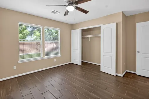 919 Staffordale Manor Lane Houston TX 77047
