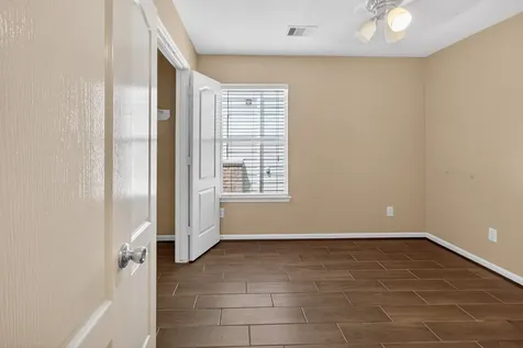 919 Staffordale Manor Lane Houston TX 77047