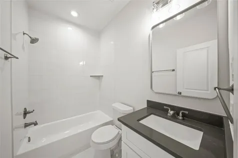 4007 New Orleans Street B Houston TX 77020