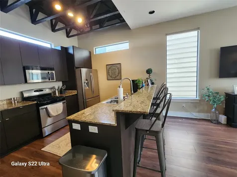 1105 W 21st Street D Houston TX 77008