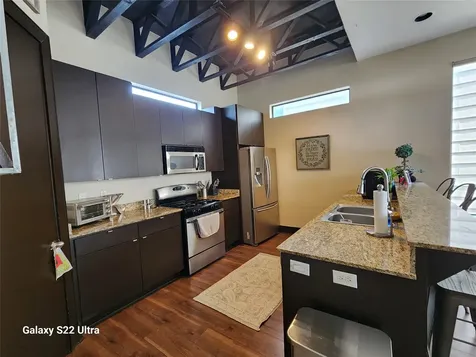 1105 W 21st Street D Houston TX 77008