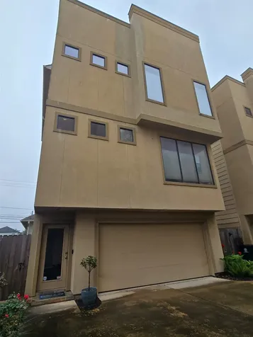 1105 W 21st Street D Houston TX 77008