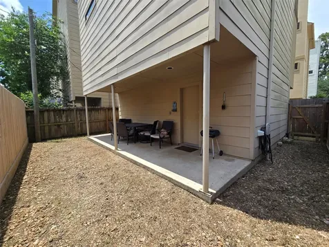 1105 W 21st Street D Houston TX 77008