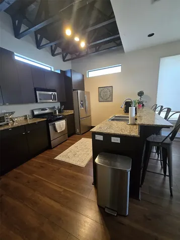 1105 W 21st Street D Houston TX 77008