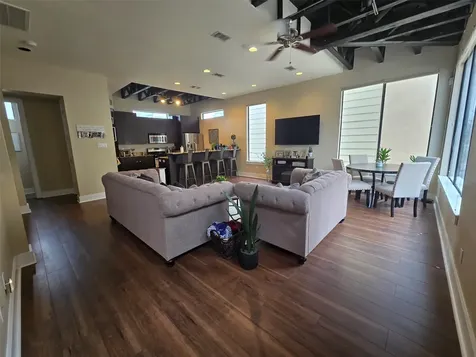 1105 W 21st Street D Houston TX 77008