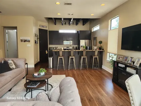 1105 W 21st Street D Houston TX 77008