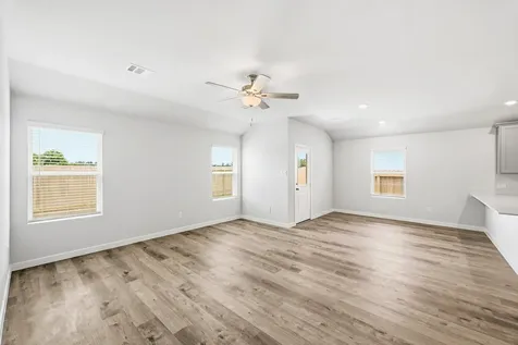 1879 Redwood Lane Dayton TX 77535