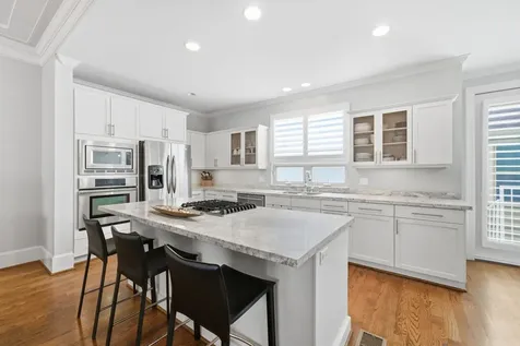 4915 Chenevert Street Houston TX 77004