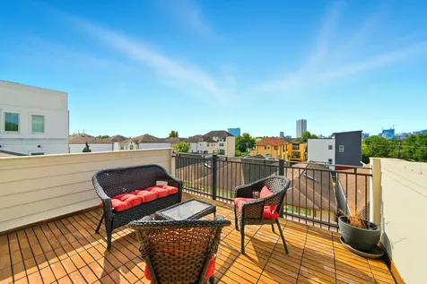 4915 Chenevert Street Houston TX 77004