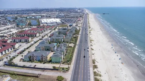 7000 Seawall Boulevard 813 Galveston TX 77551