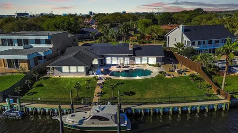 2882 Dominique Drive Galveston TX 77551
