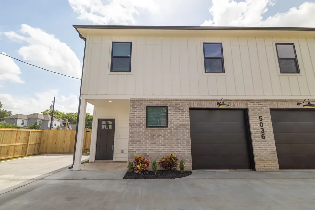 5036 Mallow Street A Houston TX 77033