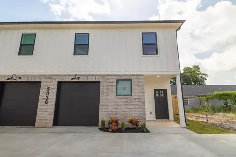 5036 Mallow Street A Houston TX 77033