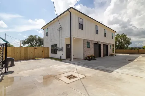 5036 Mallow Street A Houston TX 77033