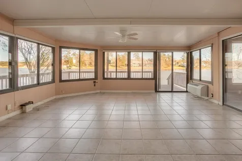 1511 W Lake Shores Circle Huntsville TX 77340