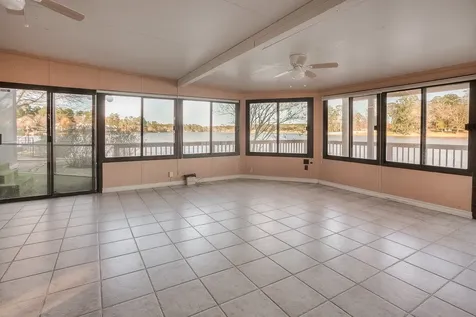 1511 W Lake Shores Circle Huntsville TX 77340