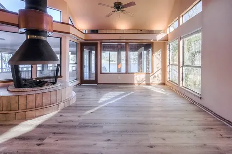 1511 W Lake Shores Circle Huntsville TX 77340