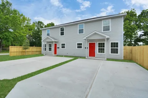 8595 Parkway Drive B Houston TX 77088