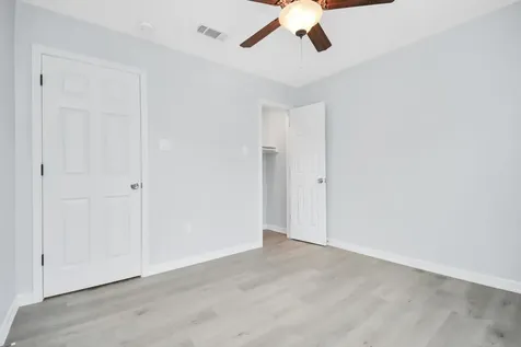 8595 Parkway Drive B Houston TX 77088