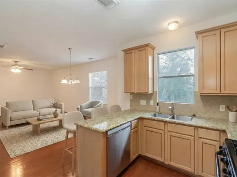1424 W 24th Street Houston TX 77008