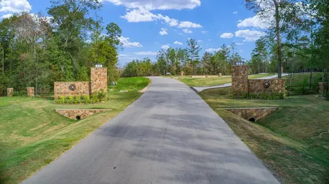 10886 Ruger Road Willis TX 77378