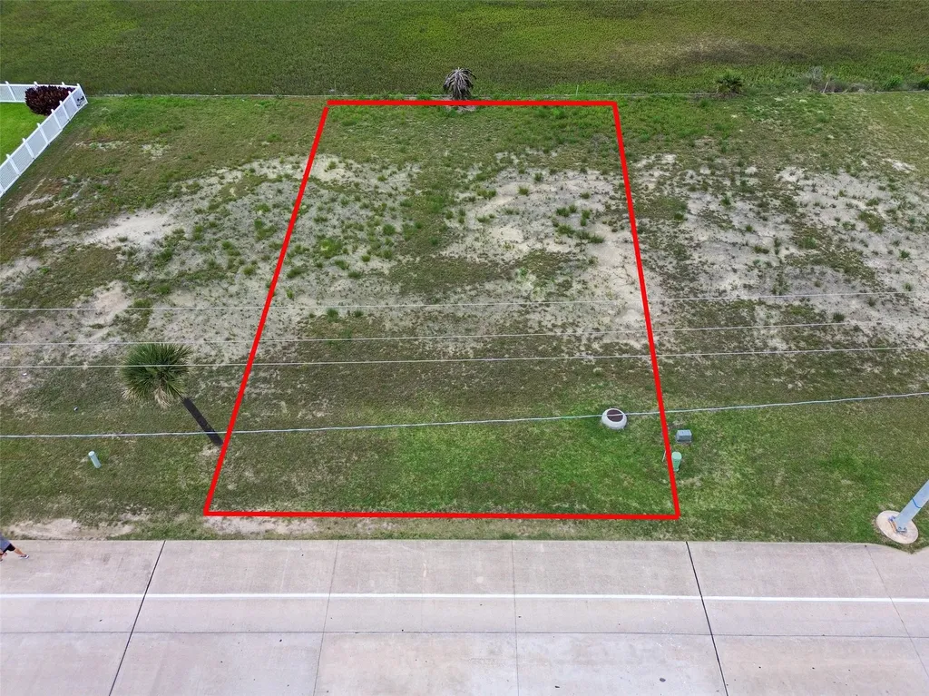 Lot 28 Tiki Drive Tiki Island TX 77554