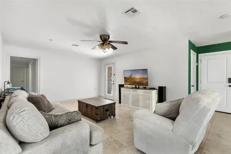 2543 Fountain View Street New Caney TX 77357