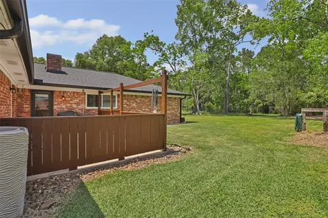 2543 Fountain View Street New Caney TX 77357