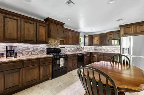 2543 Fountain View Street New Caney TX 77357