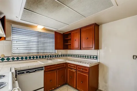 2200 Triway Lane 87 Houston TX 77043