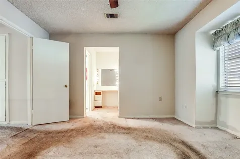 2200 Triway Lane 87 Houston TX 77043
