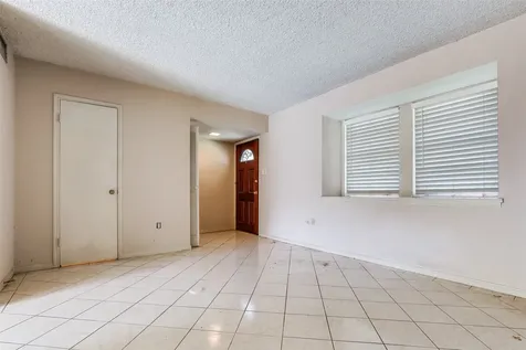 2200 Triway Lane 87 Houston TX 77043