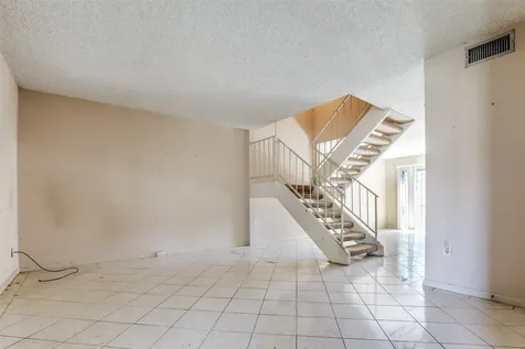 2200 Triway Lane 87 Houston TX 77043