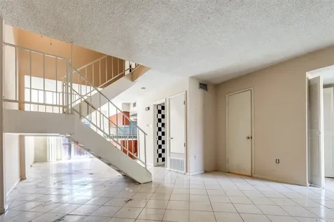 2200 Triway Lane 87 Houston TX 77043