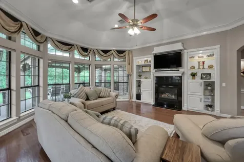 28 Stanford Court Montgomery TX 77356