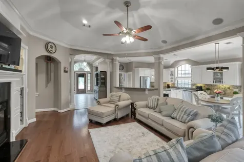 28 Stanford Court Montgomery TX 77356