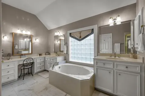 28 Stanford Court Montgomery TX 77356