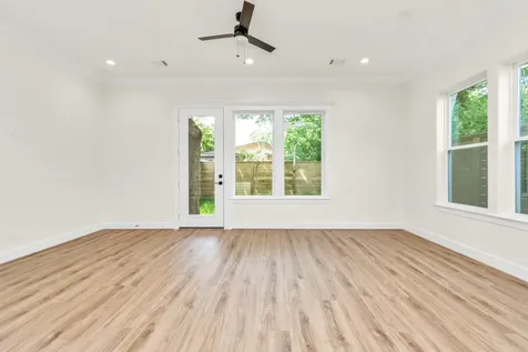 3511 Seabrook Street C Houston TX 77021