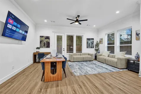 3511 Seabrook Street C Houston TX 77021