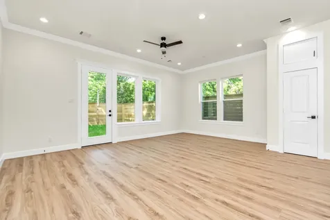 3511 Seabrook Street C Houston TX 77021