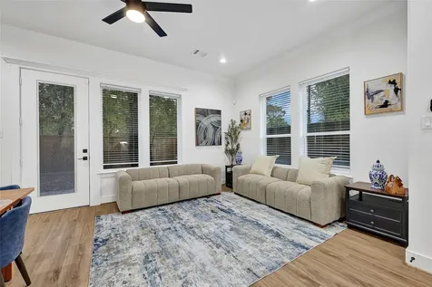 3511 Seabrook Street C Houston TX 77021