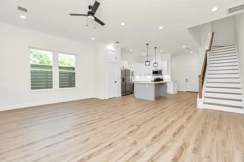3511 Seabrook Street C Houston TX 77021