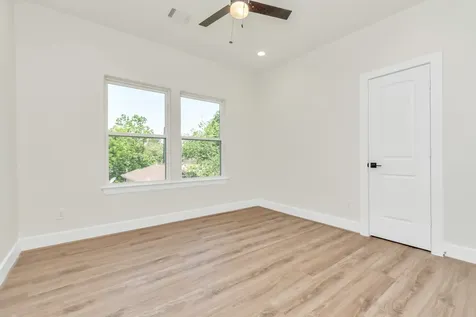 3511 Seabrook Street C Houston TX 77021